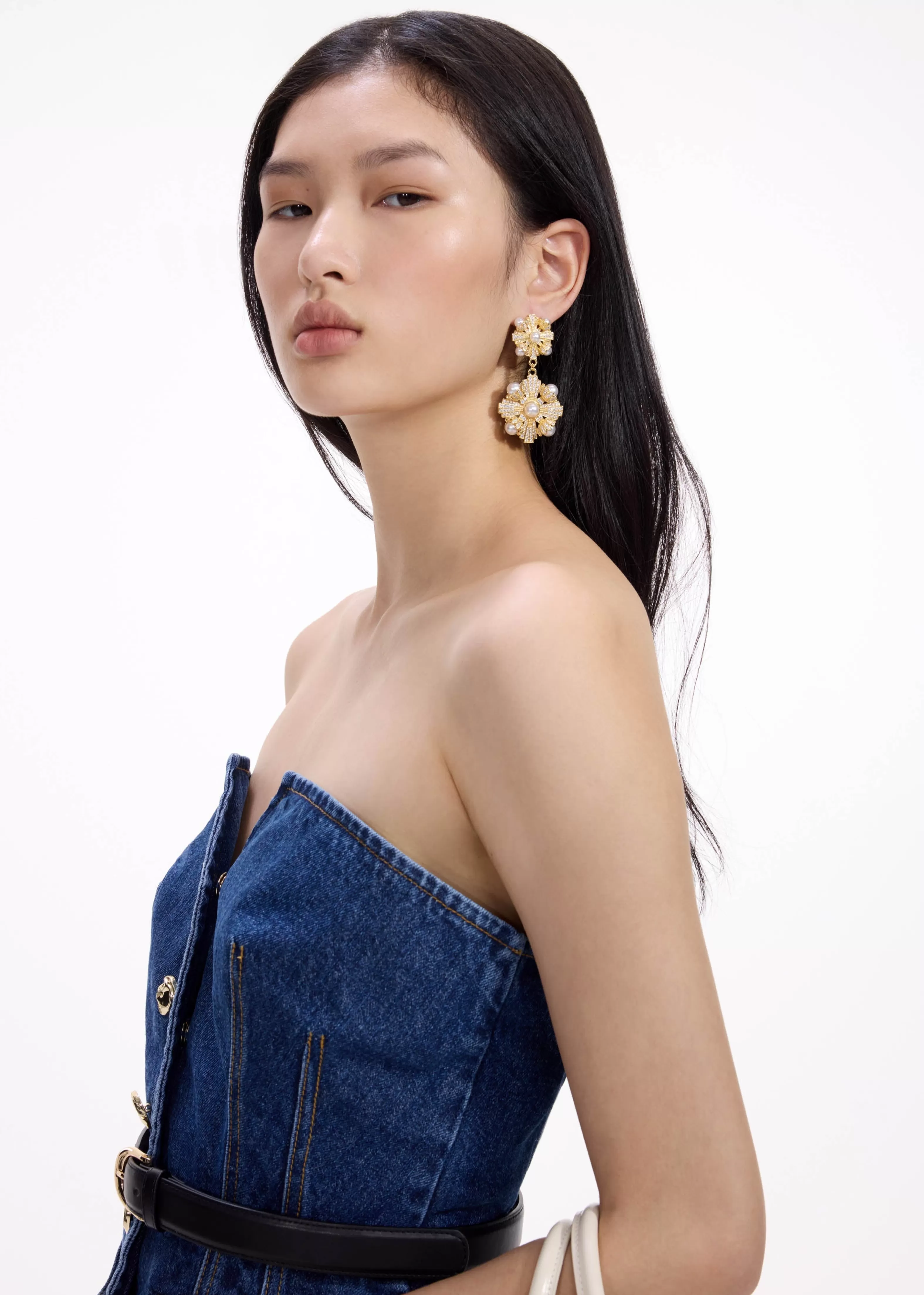 gold_encrusted_tiered_earrings_10978.webp Outlet Encrusted Tiered Earrings Jewellery